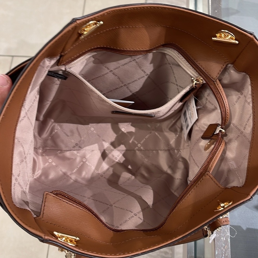 Michael Kors MICHAEL KORS 
Jet Set Large Saffiano Leather Shoulder Tote Bag
NWT - Picture 8 of 16
